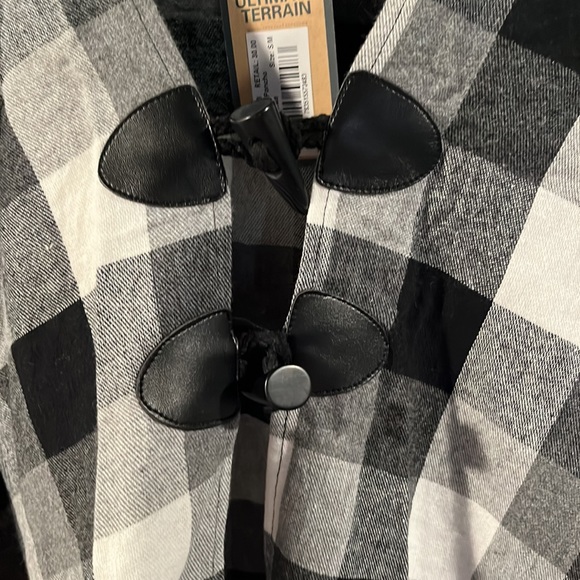 Buffalo Plaid Poncho - Picture 2 of 4